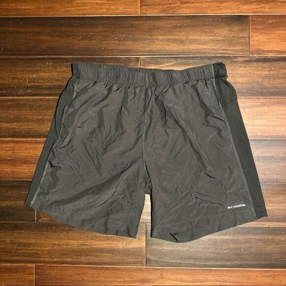 Columbia Men Shorts - Picture 1 of 4